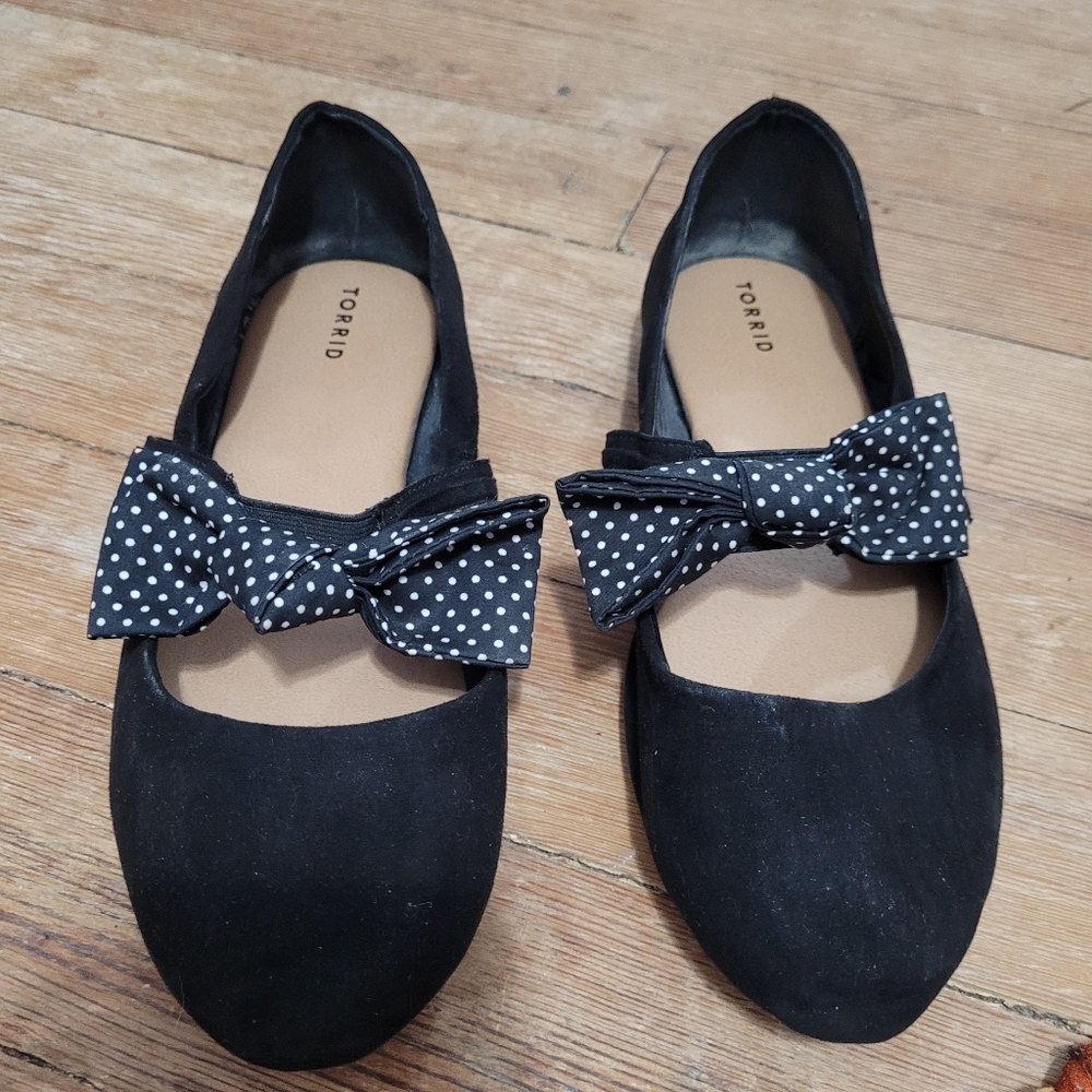 Torrid Black Faux Suede Bow Flat Wide Width Women's size 11 W